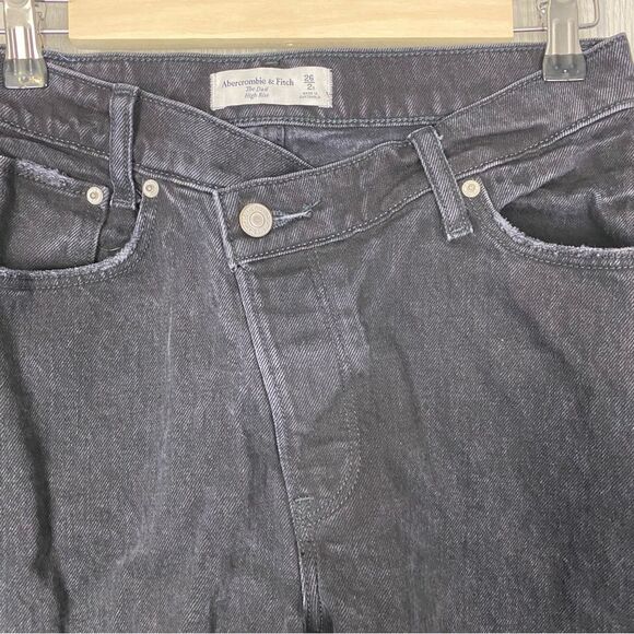 Abercrombie & Fitch | Black The Dad High Rise Jean Size 2 - Picture 7 of 11